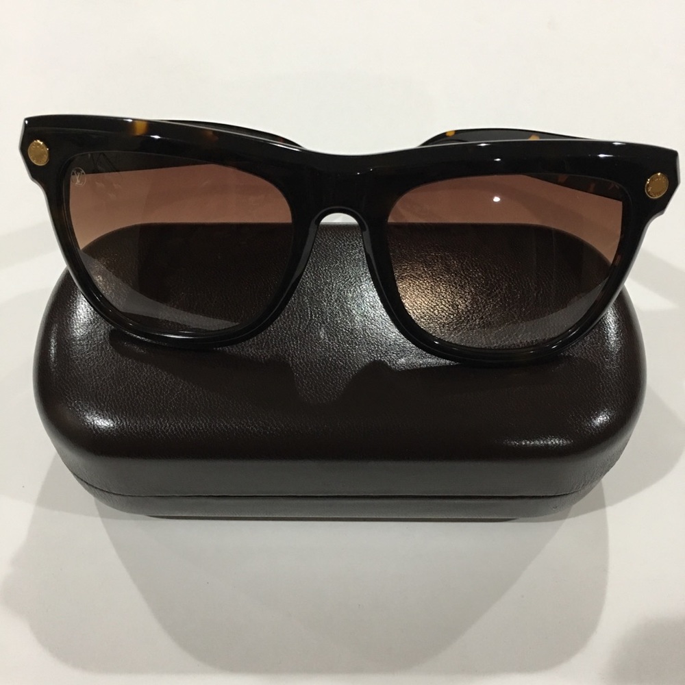 Tortoiseshell Acetate Sunglasses - Picture 5 of 5